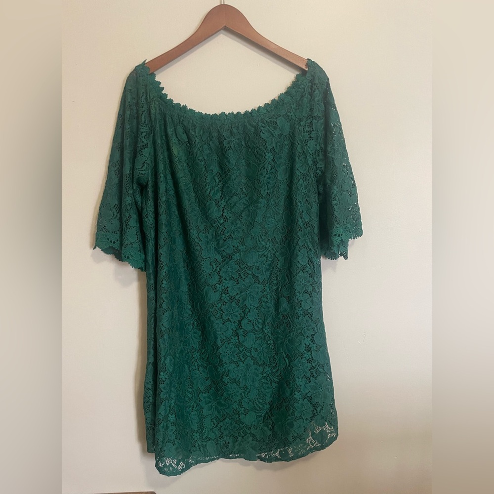 Elegant Off-Shoulder Green Lace Dress